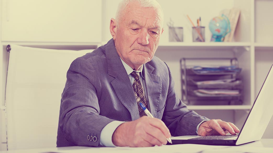 行政逃亡是校長的負面鏡子