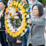 緬懷先烈 爭取和平