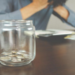 避免走上「山道猴子」的路：五大特徵揭示年輕人可能的財務危機