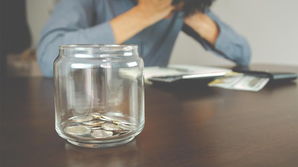 避免走上「山道猴子」的路：五大特徵揭示年輕人可能的財務危機