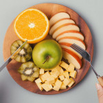 吃水果要节制份量，避免代谢性脂肪肝上身