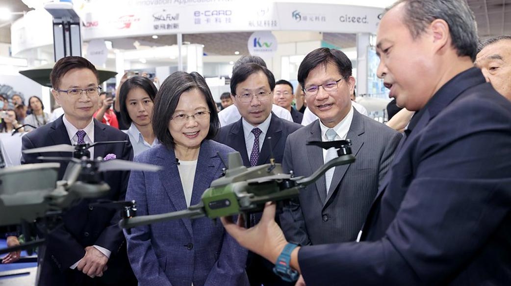 國家隊無人機，蔡政府的「自家後花園」遊戲？