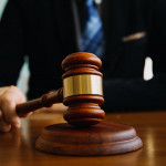 濫行起訴或胡爛撤訴？