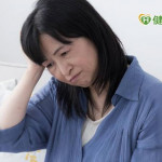 月經愛來不來、又熱又煩躁！　更年期注意5大類症狀疾病