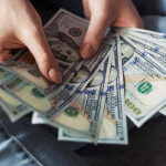一年賺 900 萬的旅遊創作者！帶你一窺他的「7 大收入組合」與真切的經營建議