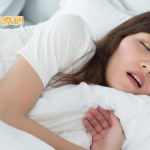 她上床秒睡檢查竟睡眠呼吸中止70.5次／時！　久未治療可能有「這些」共病