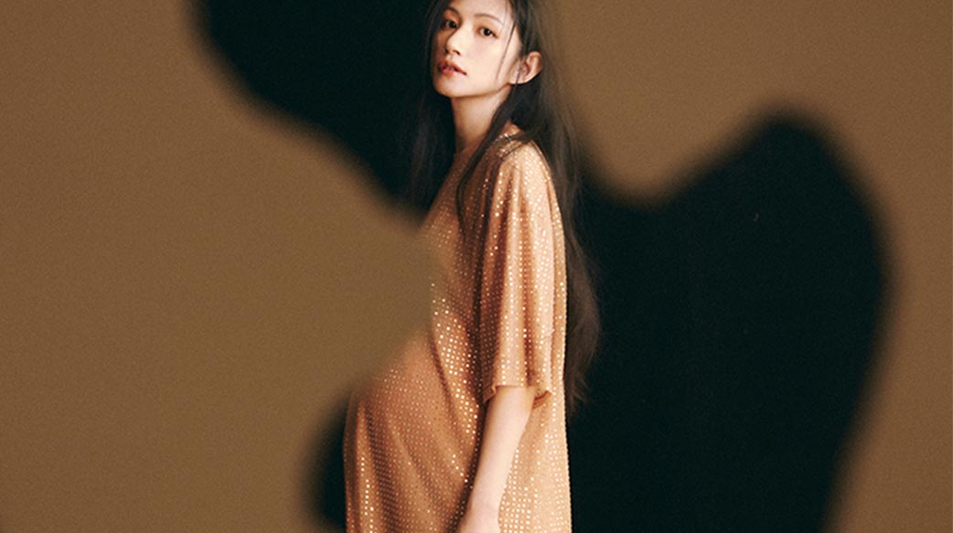 李千娜迎來第三胎，新專輯《關．與妳》收錄寶寶心跳聲，真實將胎動在MV中展現