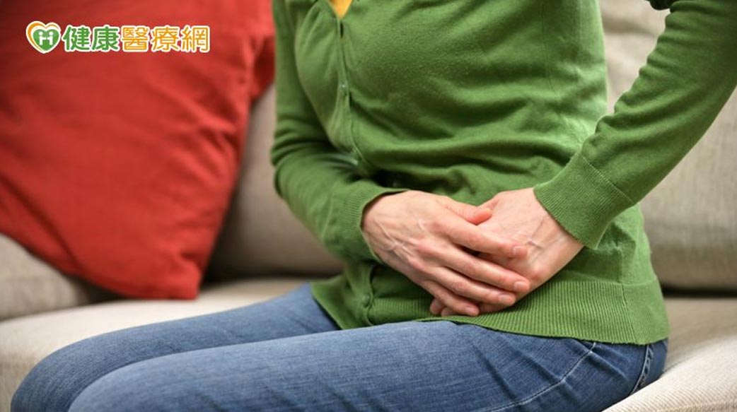 忽略長期腹痛竟查出21公分腫瘤　五成患者發現已是卵巢癌晚期