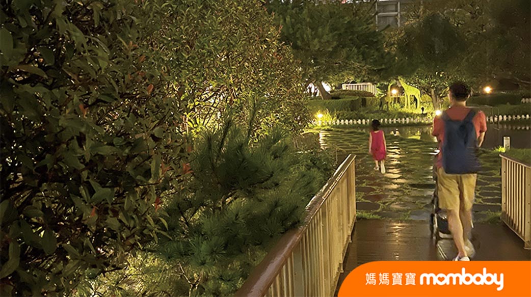 爸爸育兒不是只有呼吸就好！其實有呼吸也不簡單，你以為爸爸就像根不會動的木頭......