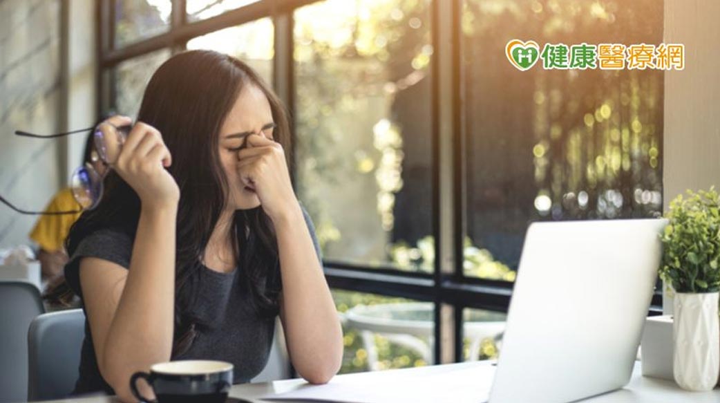 眼睛乾澀好困擾！小心乾燥症來襲　中醫探索失衡根源與解決之道