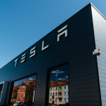 【放空特斯拉吃大虧】Tesla 觸底反彈股價飆升 73%！空軍不信馬斯克兩天賠 35 億美元