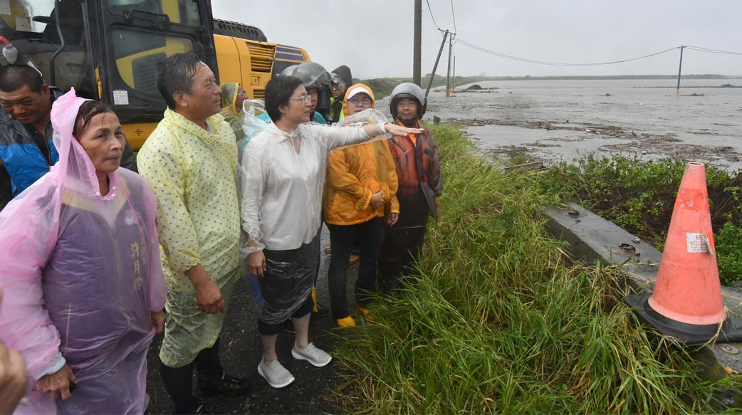 得了吧，還「政治口水」勒！