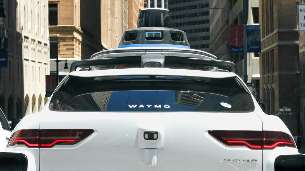 每週 10 萬次付費乘車！Waymo 自駕服務熱潮席捲美國