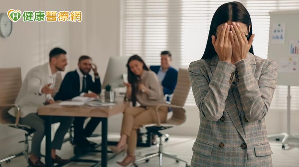 不重視員工心理健康的職場環境　研究：憂鬱風險暴增3倍