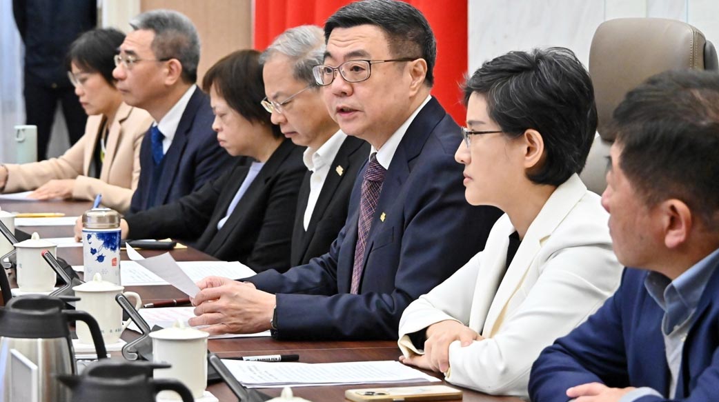 政府預算將近3兆，還在哭爹喊娘？