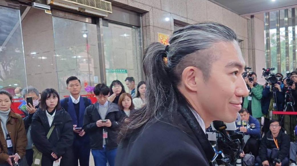 無恥者以意識形態當護身符