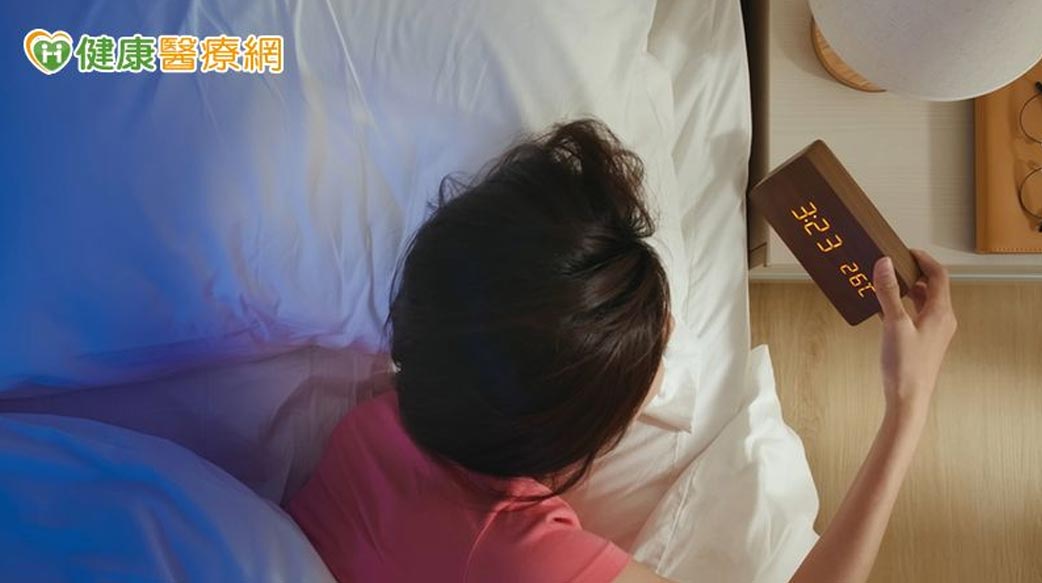 更年期失眠　心臟病及中風風險加劇！調心補腎助改善