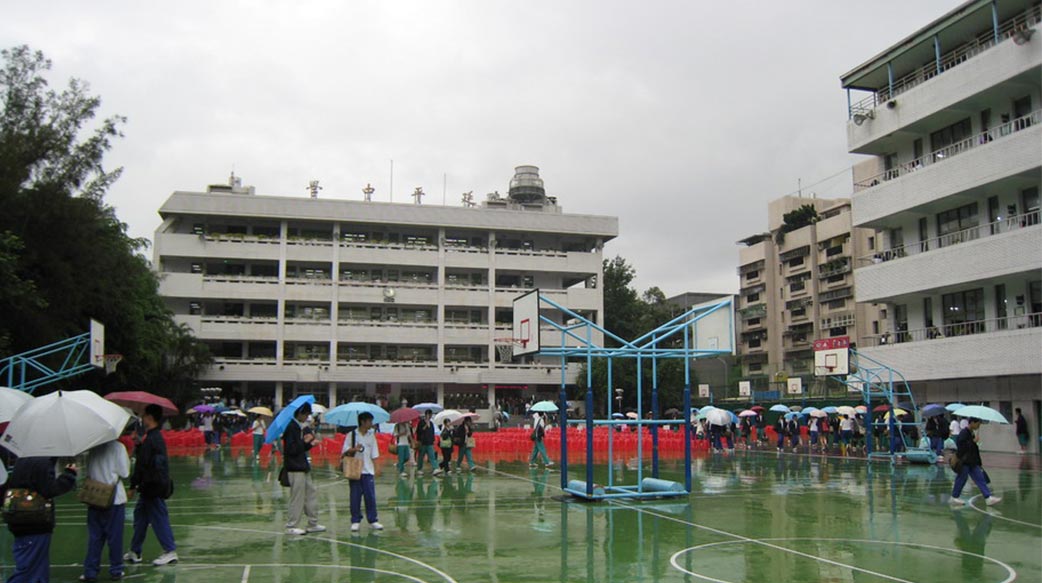 私立國中擠破頭看：常態分班與「無人管教」的雙重崩壞