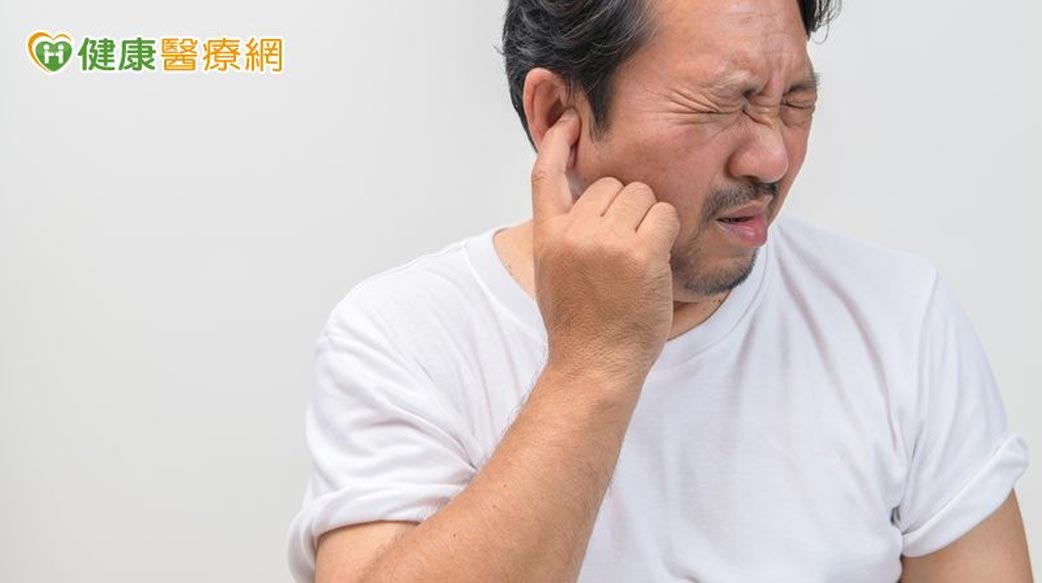 單側耳朵悶塞恐是鼻咽癌早期徵兆！　醫點名「高危險族群」注意