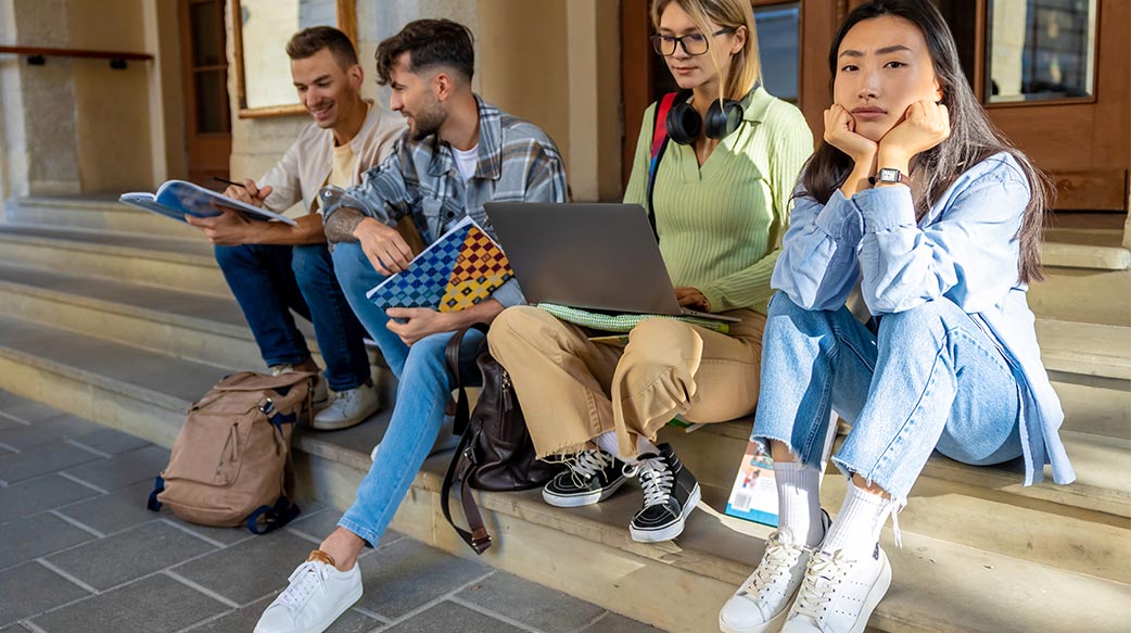 美國外籍學生告政府