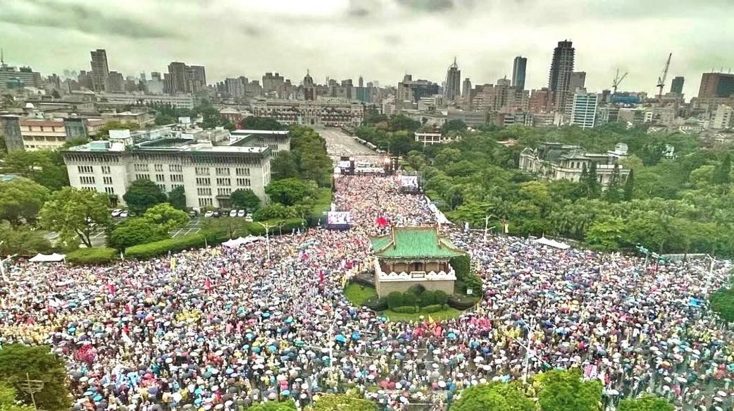 非綠即紅國人恐多成中共同路人