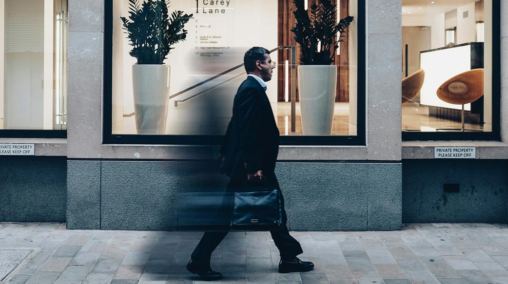 學歷無用論來了！2030 年 AI 重塑 70% 工作，你準備靠什麼生存？