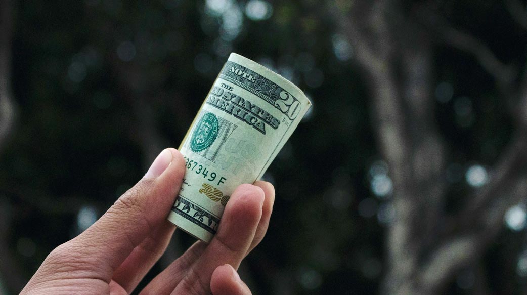 【苦惱 AI 燒錢不賺錢】不能把 AI 當軟體賣，收費模式怎麼改才能成功變現？