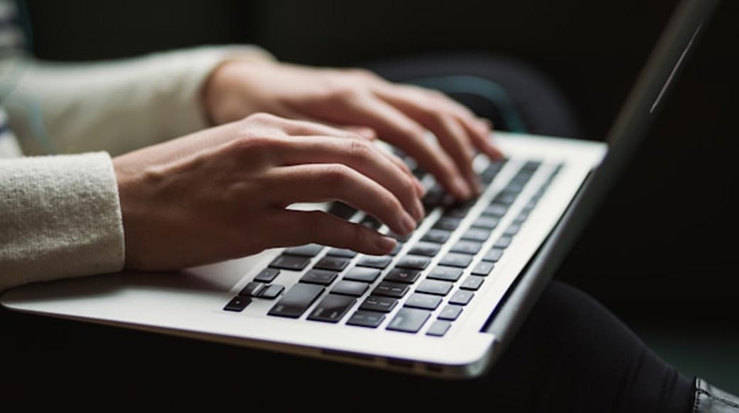 【資深員工＋AI > 5 個新鮮人】AI 無情掃蕩職場，畢業生連「被取代」的機會都沒有