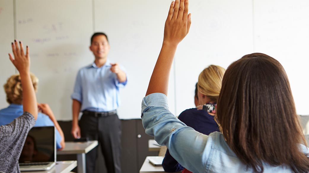 當老師寧可不要退休金，也要逃離教室