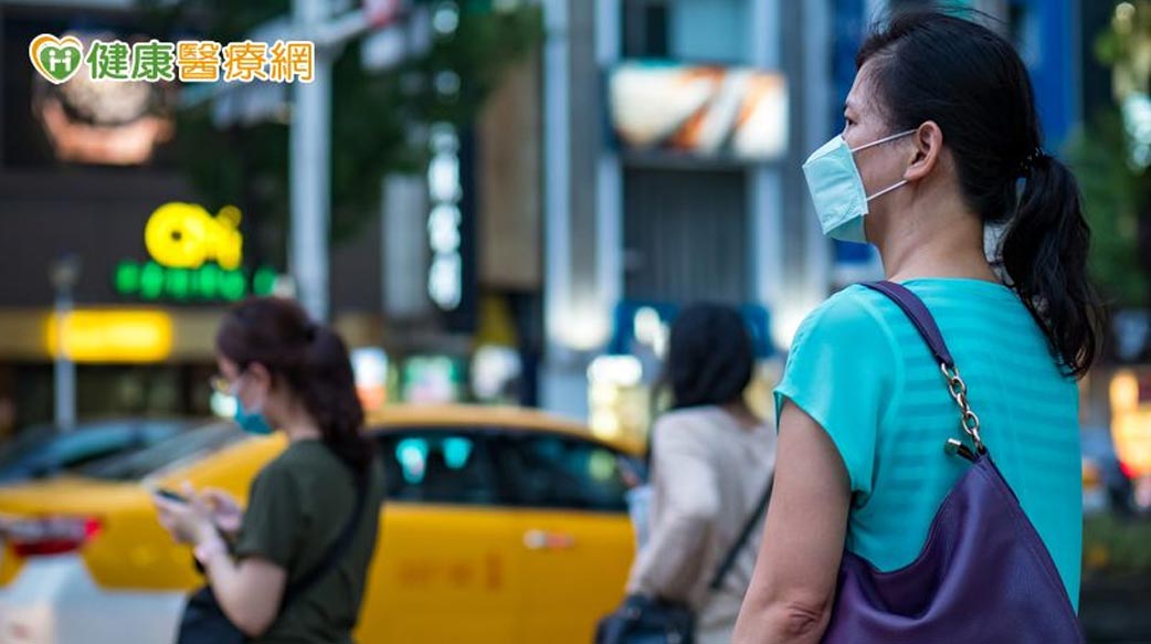 新冠疫情延燒！醫揭新變異株「NB.1.8.1」3特性　快篩過期還能用嗎？