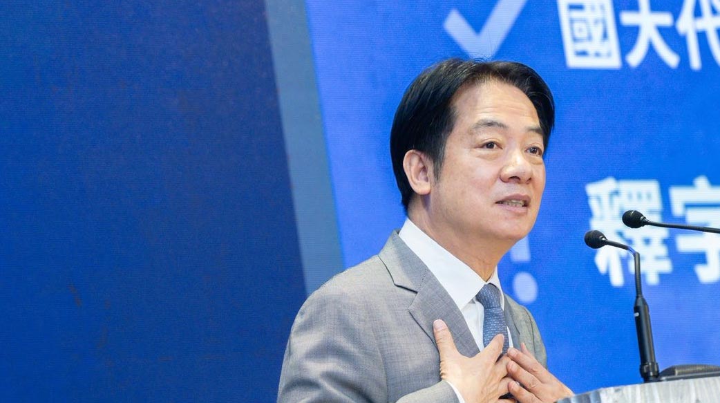 這貨好意思談憲法？