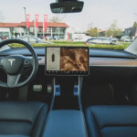 Robotaxi「無人駕駛」是假象嗎，特斯拉遠端控制自駕計程車有什麼限制？