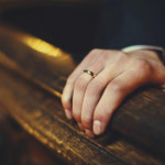 科技公司執行長在Coldplay演唱會爆外遇疑雲 基督教界呼籲反思誠信與隱而未現的罪