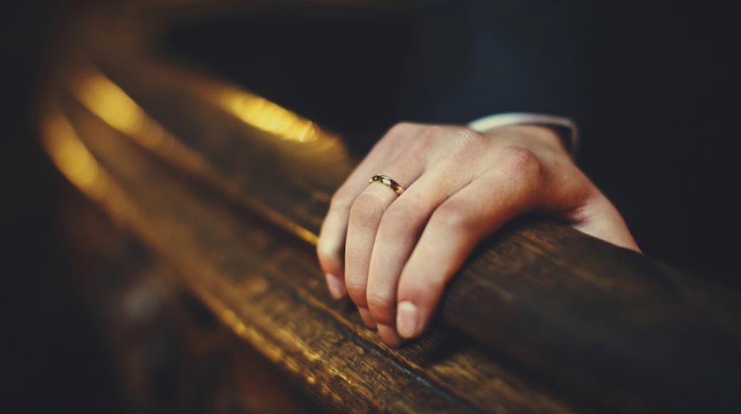 科技公司執行長在Coldplay演唱會爆外遇疑雲 基督教界呼籲反思誠信與隱而未現的罪