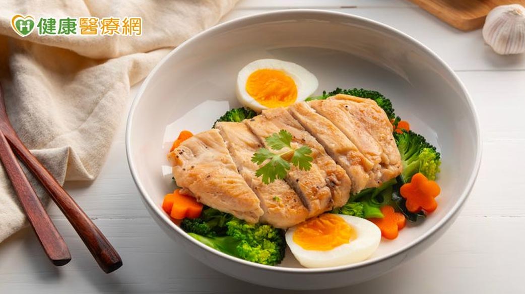 超商雞胸肉直接吃？營養師：真空包裝也會有「肉毒桿菌」　未加熱恐中毒