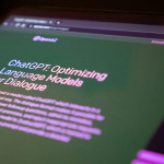 AI 讓年輕人吃虧、資深員工受惠？史丹佛大學研究揭 AI 衝擊美國職場真相