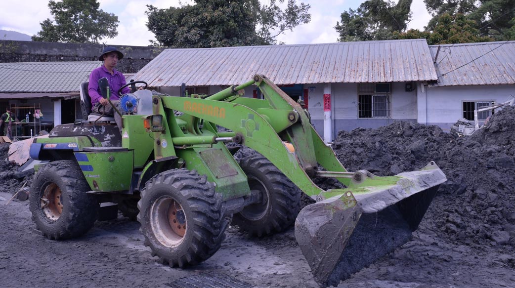 家被淹了，但用詞不能錯：一場「溢堤非潰堤」的泥水塗抹