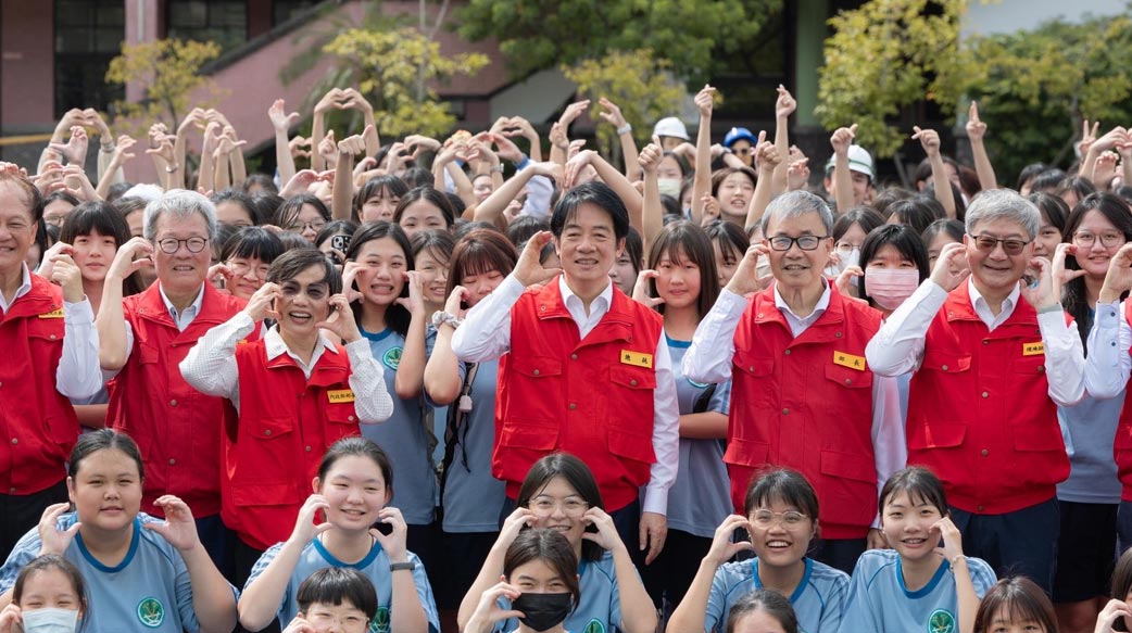 論出征學校與羞辱學生，綠營政客與青鳥網軍怎有臉檢討別人？