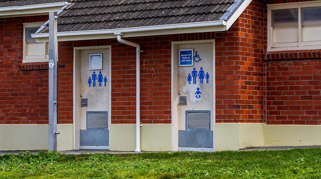 推展觀光，優先解決公廁問題