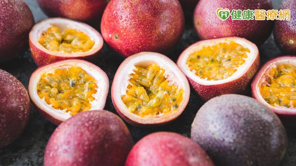 百香果還能護心血管！表皮皺了可以吃嗎？營養師點名3族群謹慎食用