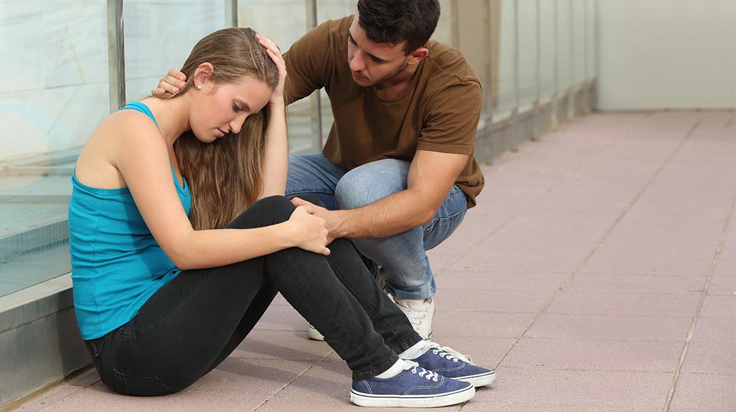 輸球拍肩安慰女生長得漂亮被控性騷擾