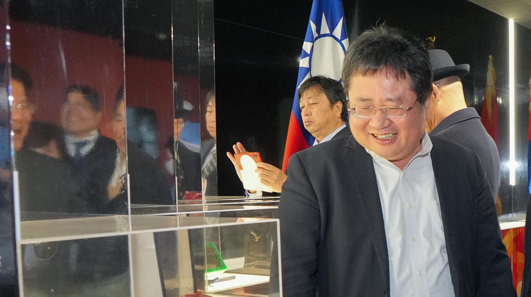 美以狂轟濫炸，名嘴胡言亂話