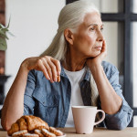 高龄妈妈是否会感到孤单？