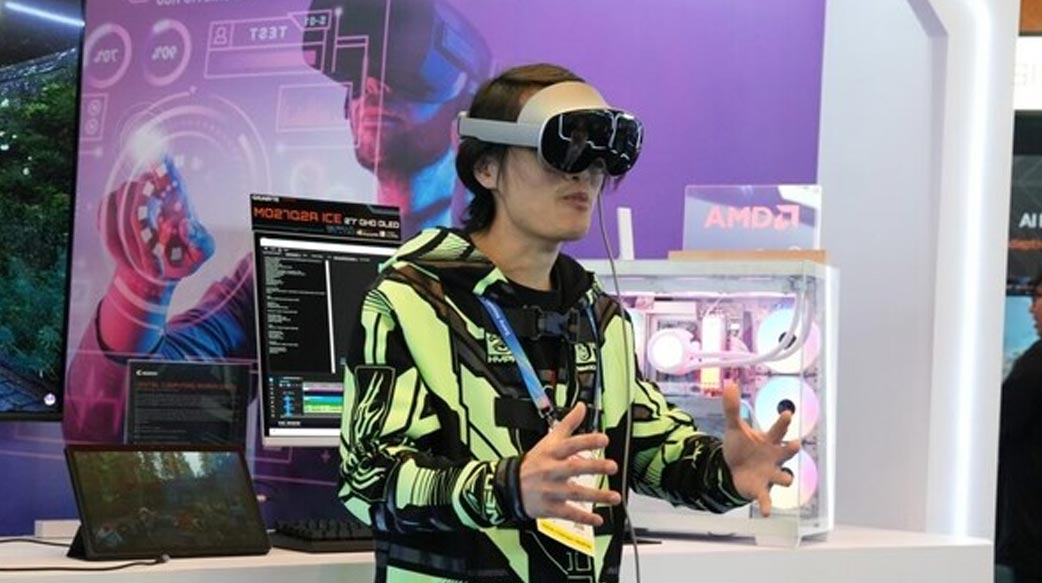 探秘空間影像創作的算力基石：Hugh Hou 於 CES 2026 技嘉展區現場演示