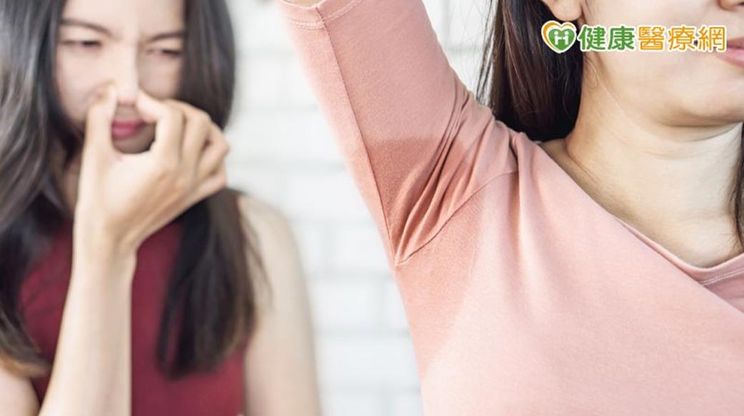 社群熱議「冬天躲不掉腋味」？醫揭：厚衣無法遮掩腋味恐不減反增！