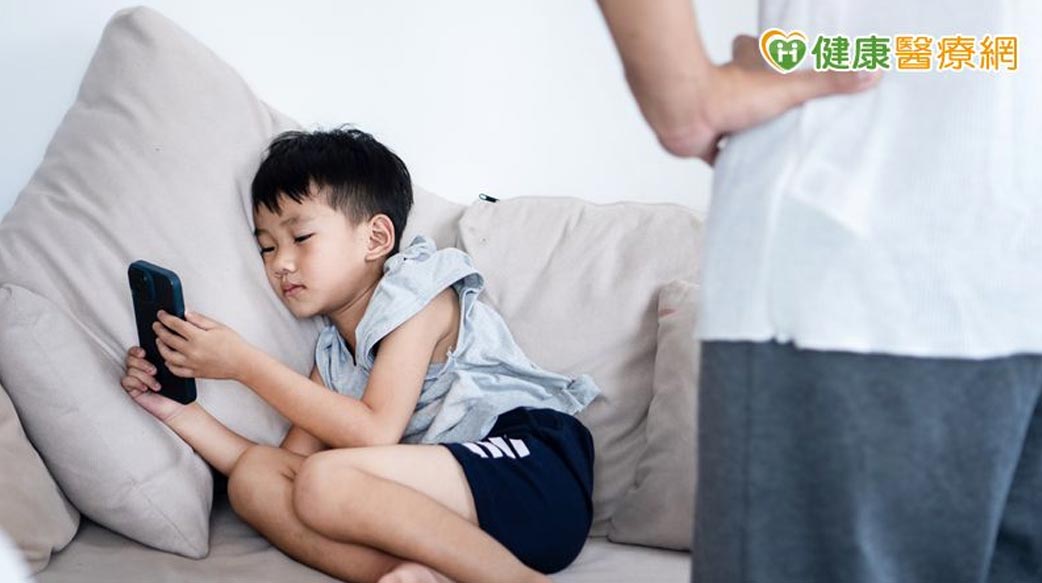 如何在數位時代守護兒少心理健康？專家揭「限制3C使用」已不足