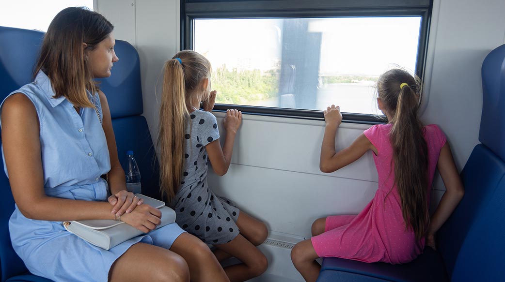 高鐵可試行歐洲火車的親子家庭車廂