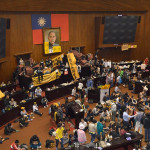 卅多年屢靠學運奪權與翻身，難怪民進黨對大學校園難以「放手」？