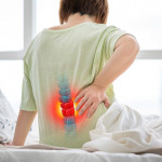 嵴椎压迫性骨折超痛！微创骨水泥灌注能找回行动自由