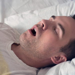 别以为打呼是睡得好　当心睡眠呼吸中止症警讯